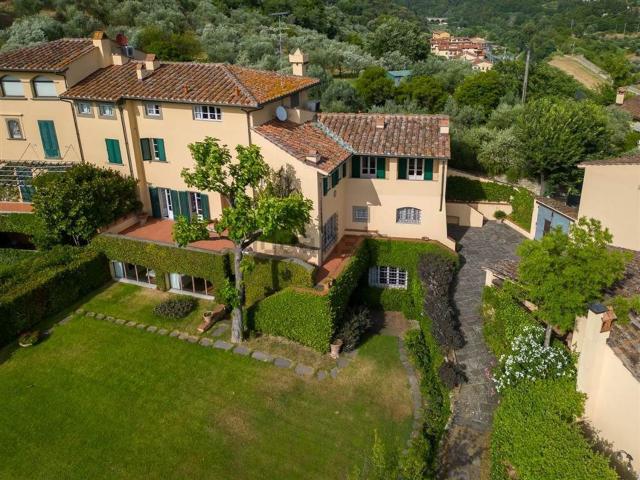 Casa in vendita a Prato, Toscana