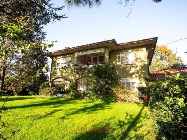 Casa in vendita a Parabiago, Lombardia