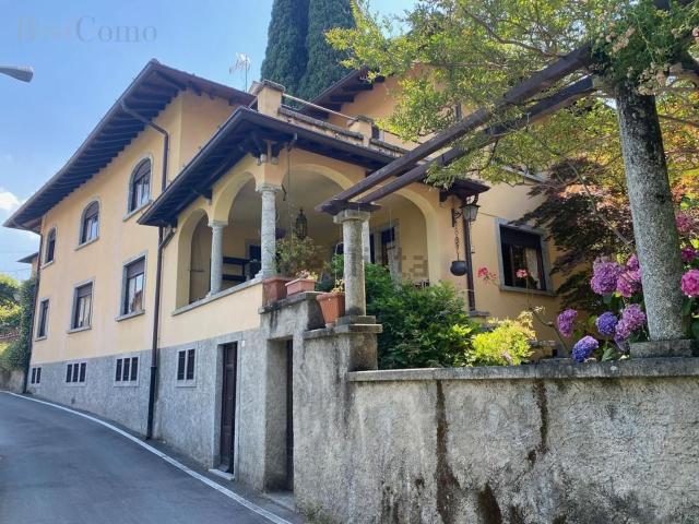 Casa in vendita a Griante, Lombardia