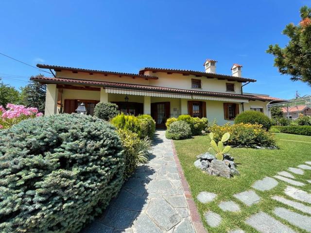 Casa in vendita a Santo Stefano Belbo, Cuneo