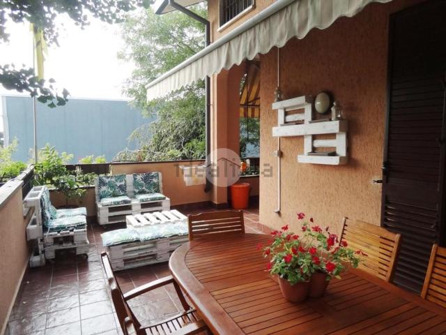 Casa in vendita a Pessano Con Bornago, Lombardia