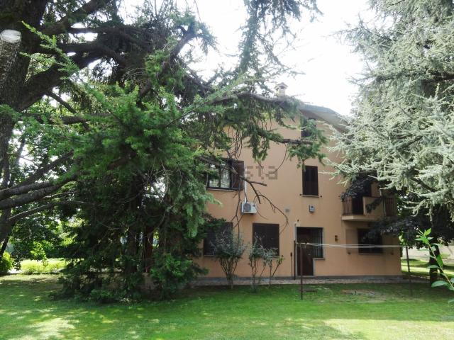 Casa in vendita a Pessano Con Bornago, Lombardia