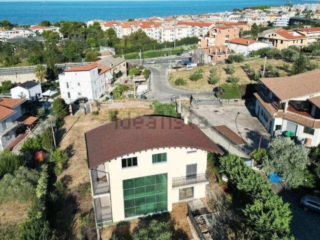 Casa in vendita a Montevecchio, Vasto