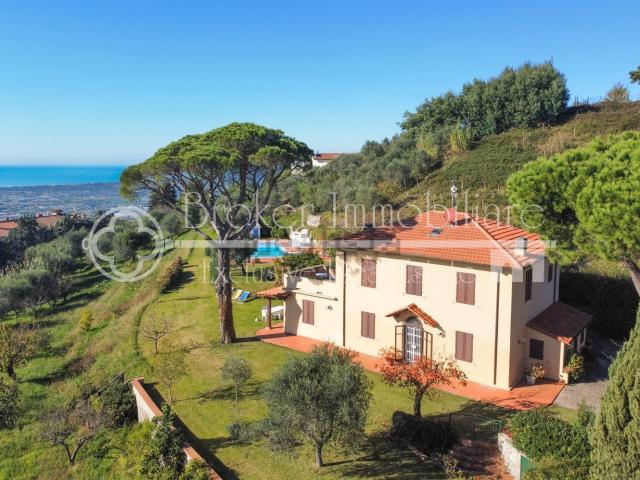 Casa in vendita a Camaiore, Toscana
