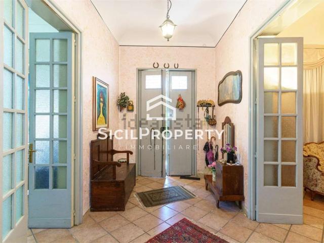 Casa in vendita a San Giovanni La Punta, Sicilia