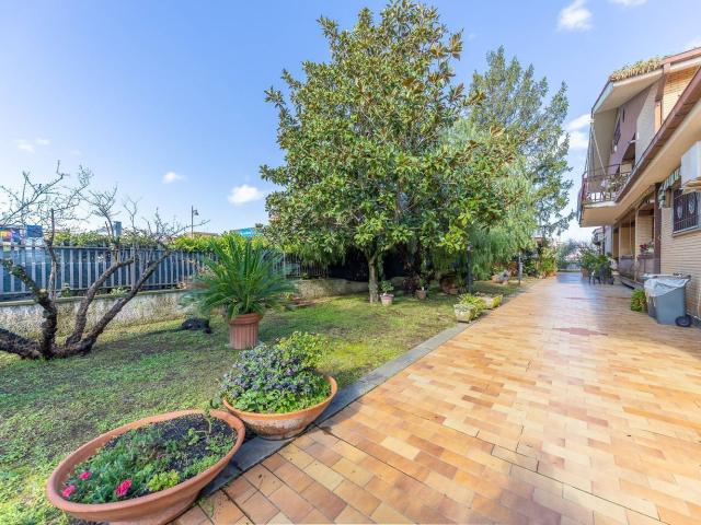 Casa in vendita a Acqua Acetosa, Roma Capitale