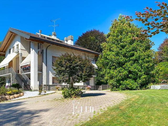 Casa in vendita a Sesto Calende, Lombardia