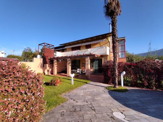 Casa in vendita a Cinque Vie, Marina Di Massa