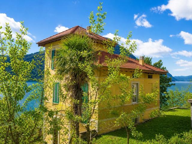Casa in vendita a Cressogno, Valsolda