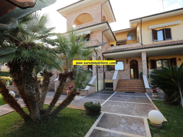 Casa in vendita a Quartiere delle nazioni, Pineto