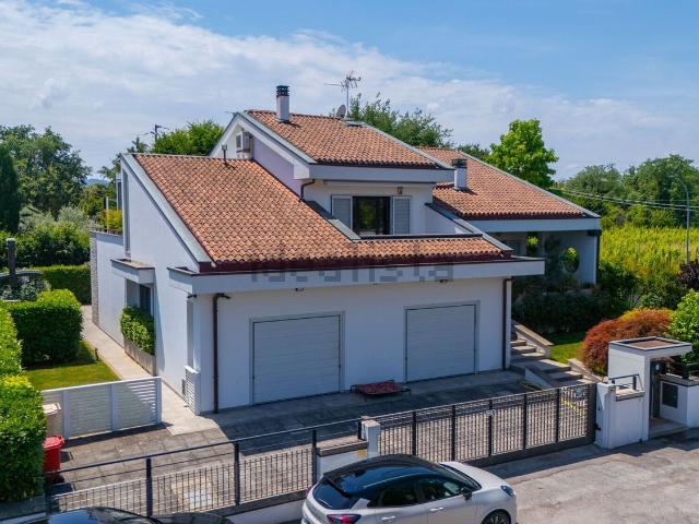 Casa in vendita a Vecchiazzano, Forlì