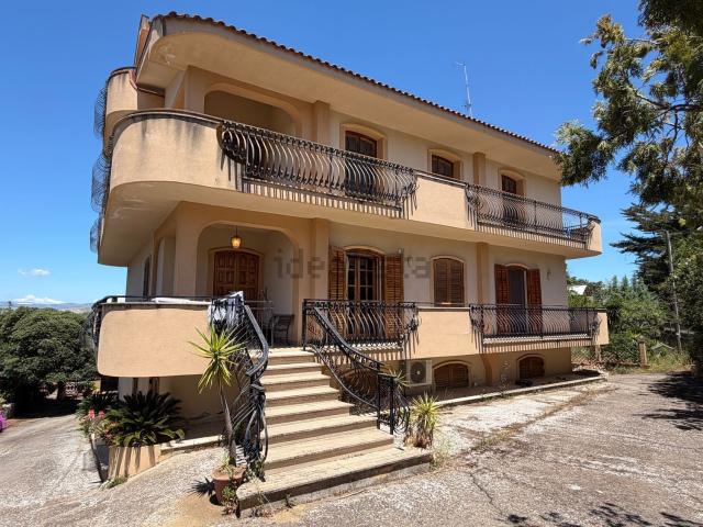 Casa in vendita a Caltanissetta, Sicilia