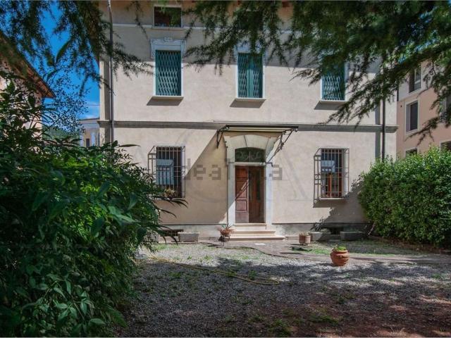 Casa in vendita a Zona Centro, Brescia