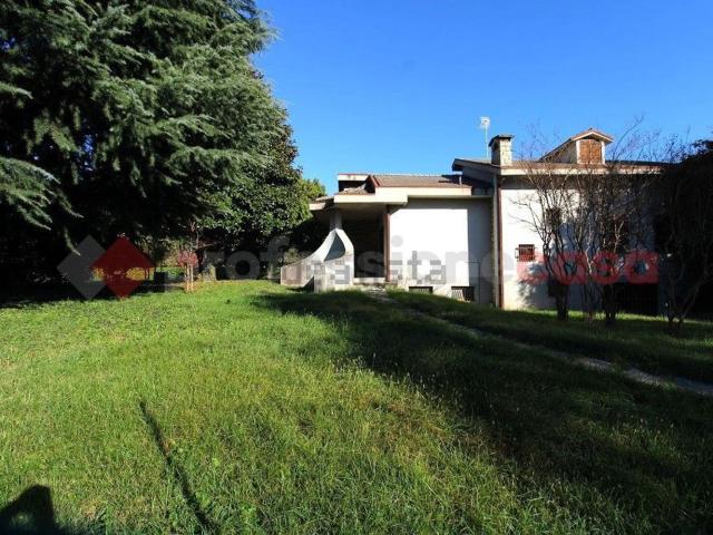 Casa in vendita a Vaprio D'adda, Lombardia