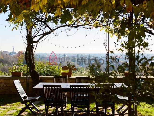 Casa in vendita a Santa Grata, Bergamo
