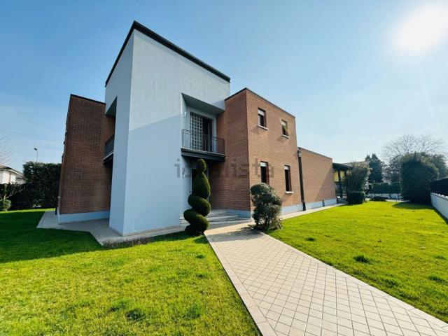 Casa in vendita a Calvisano, Lombardia