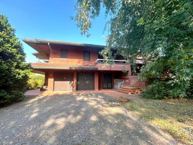 Casa in vendita a Marano Ticino, Novara