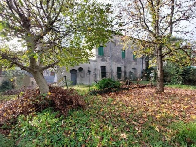 Casa in vendita a Lendinara, Veneto