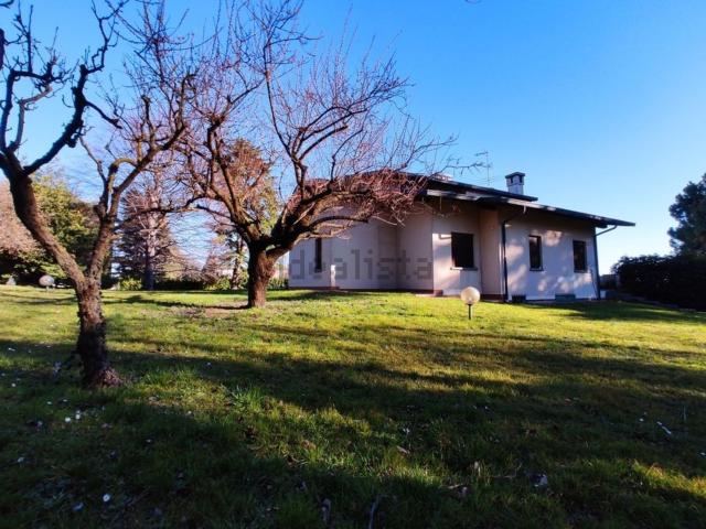 Casa in vendita a Inverigo, Lombardia