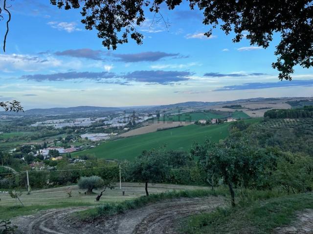 Casa in vendita a Castello, Marche