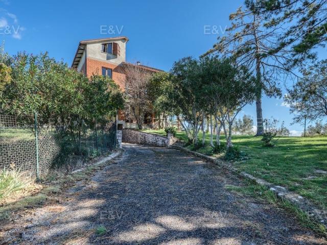 Casa in vendita a Montefalco, Umbria