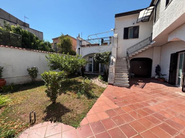 Casa in vendita a Mondragone