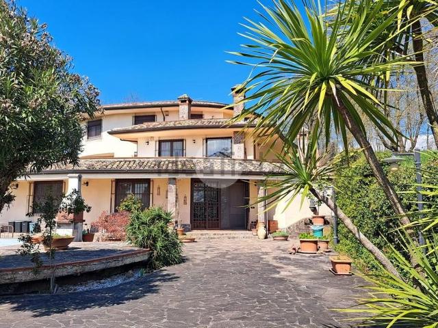 Casa in vendita a Colle San Pietro, Ferentino