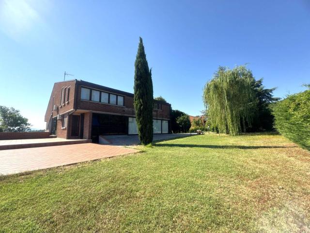 Casa in vendita a Piano, Marche