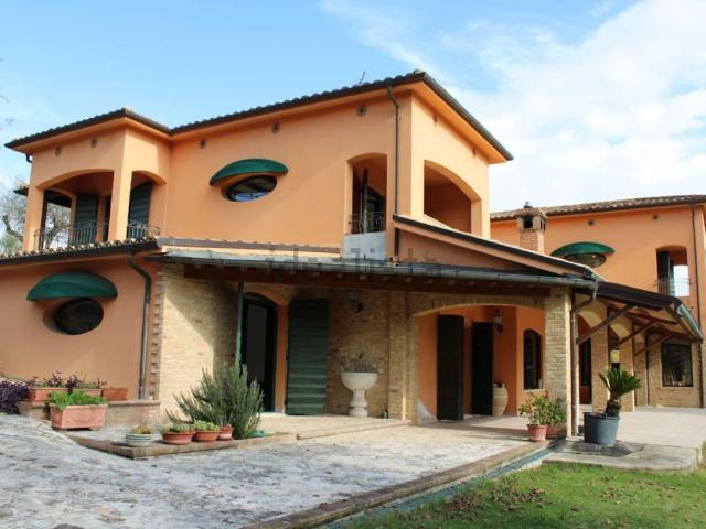 Casa in vendita a Molviano Basso (La Madonna), Campli