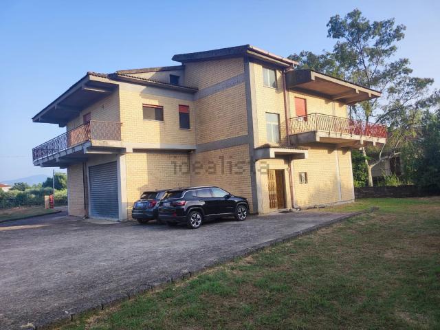 Casa in vendita a Santi Cosma E Damiano, Lazio