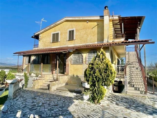 Casa in vendita a Nepi, Lazio