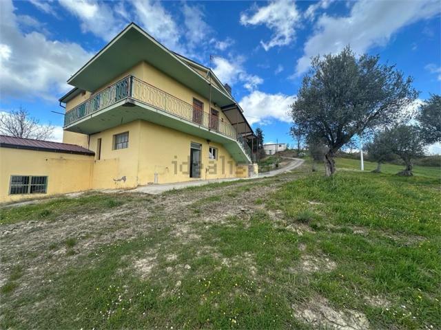 Casa in vendita a Basciano, Abruzzo