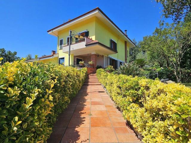 Casa in vendita a Giffoni Sei Casali, Campania