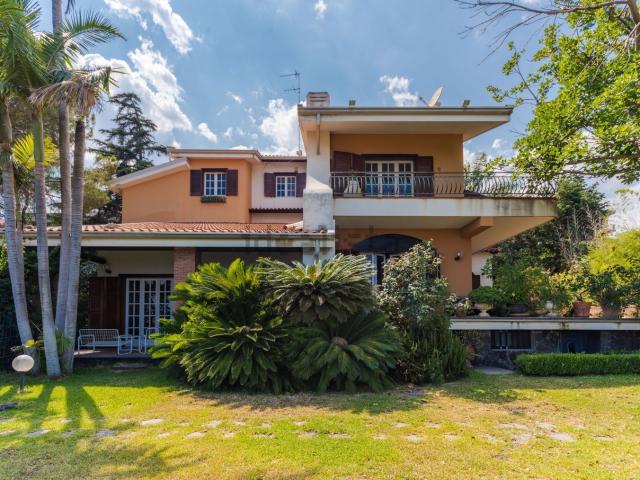 Casa in vendita a Aci Castello, Sicilia