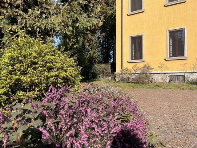 Casa in vendita a Mezzana, Somma Lombardo