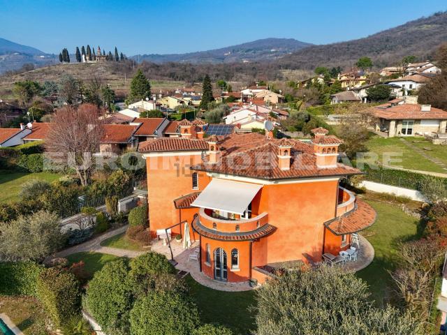 Casa in vendita a Cellatica, Lombardia