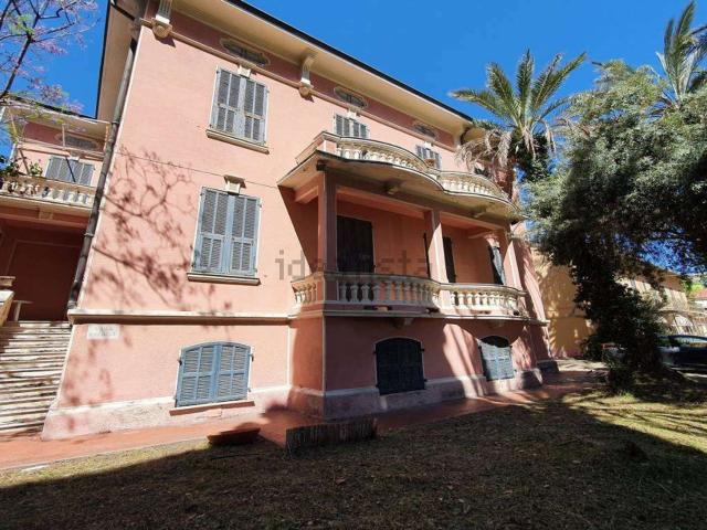 Casa in vendita a Bordighera, Liguria