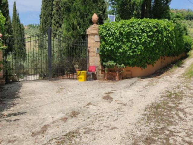 Casa in vendita a Toffia, Lazio