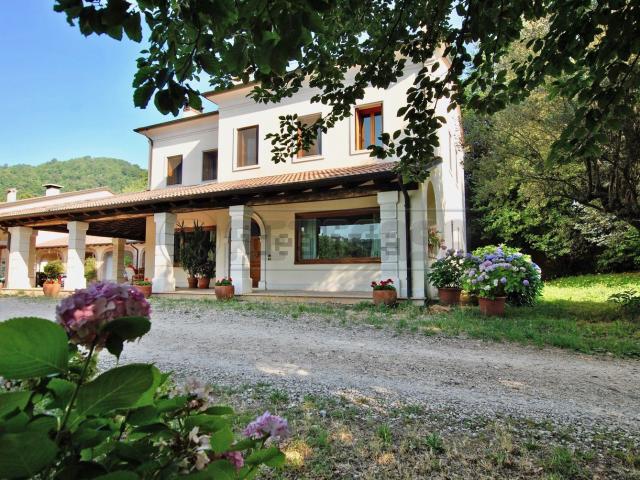 Casa in vendita a Cornedo Vicentino, Veneto