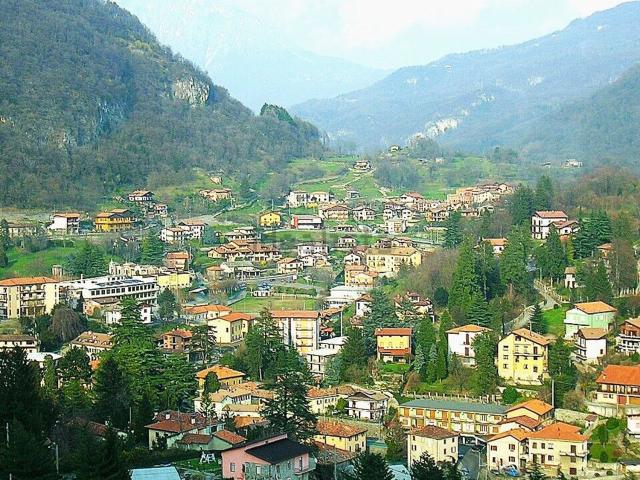 Casa in vendita a Gemù, Asso