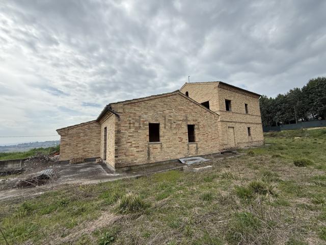 Casa in vendita a Contrada Maranello, Marche
