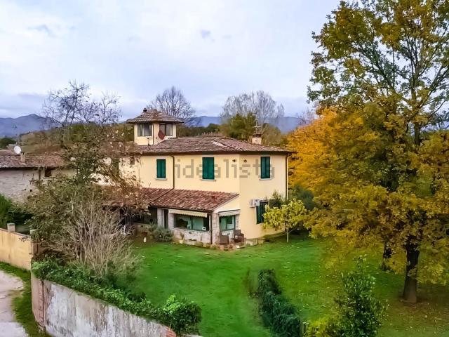 Casa in vendita a Vicchio, Toscana