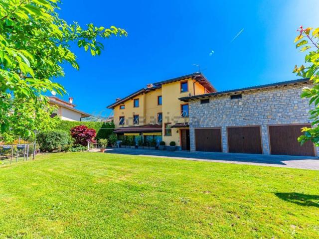 Casa in vendita a Grumello Del Monte, Lombardia