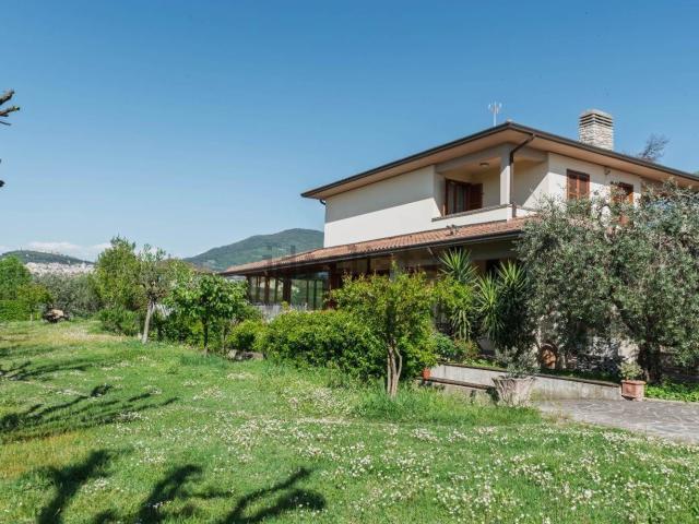 Casa in vendita a Assisi, Umbria