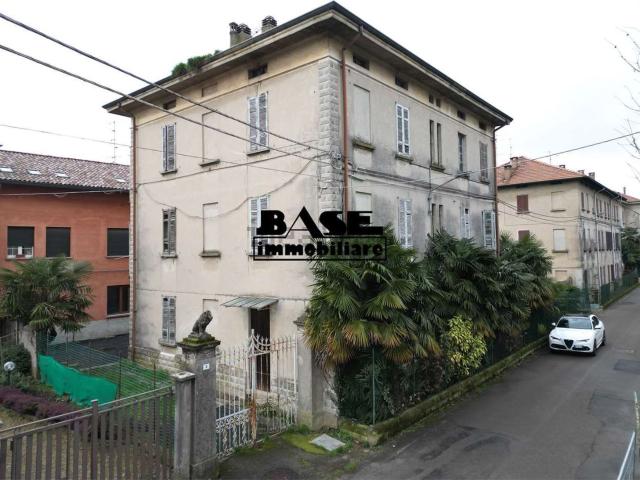 Casa in vendita a Fenegrò, Lombardia