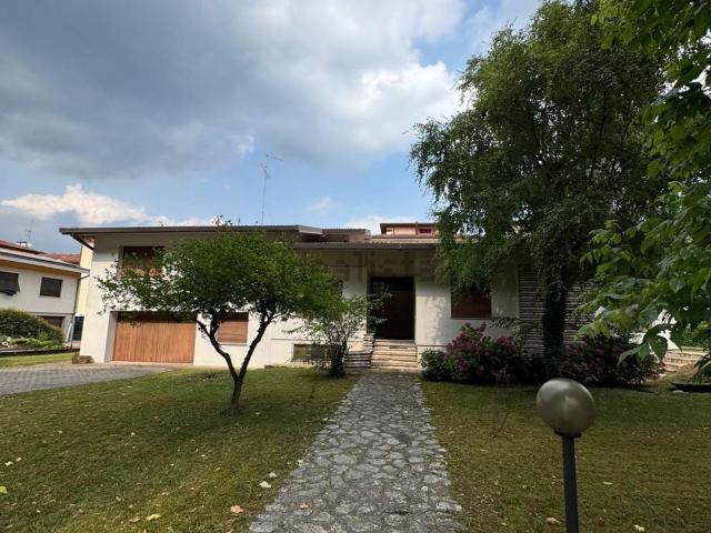 Casa in vendita a Maniago, Friuli-Venezia Giulia