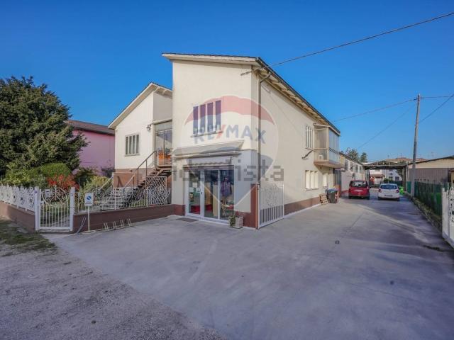 Casa in vendita a Castelmassa, Veneto