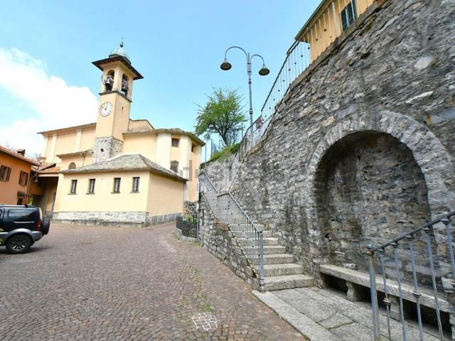 Casa in vendita a Ponna, Lombardia