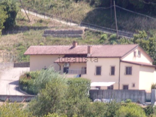 Casa in vendita a Montereale, Potenza
