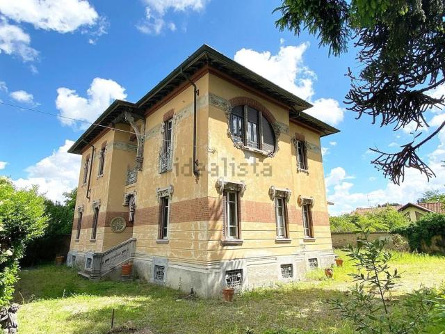 Casa in vendita a Samarate, Lombardia